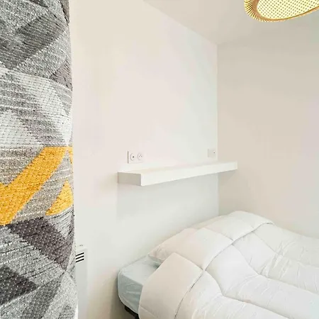 Apartamento T2 Climatise Avec Acces Et Parking - Wifi *