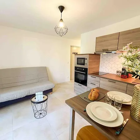 T2 - Acces - Balcon Et Parking Prive Sanary-sur-Mer
